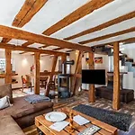 Studiowohnung Im Preisgekroenten Denkmal In *