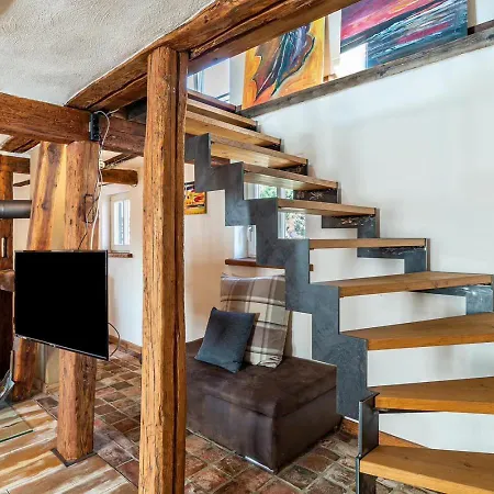 Studiowohnung Im Preisgekroenten Denkmal In *
